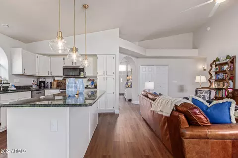 4614 E Thistle Landing Dr, Phoenix, AZ 85044 photo 9
