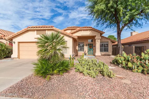 4614 E Thistle Landing Dr, Phoenix, AZ 85044