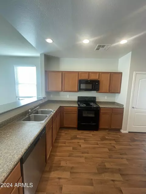 5313 S 33rd Dr, Phoenix, AZ 85041 photo 8