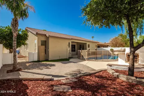 1845 S Morrison Ln, Gilbert, AZ 85295 photo 5