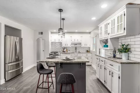 1945 E Clarendon Ave, Phoenix, AZ 85016 photo 8