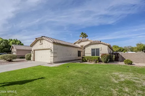 10802 W Almeria Rd, Avondale, AZ 85392