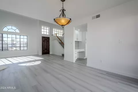 3310 E Longhorn Dr, Phoenix, AZ 85050 photo 8