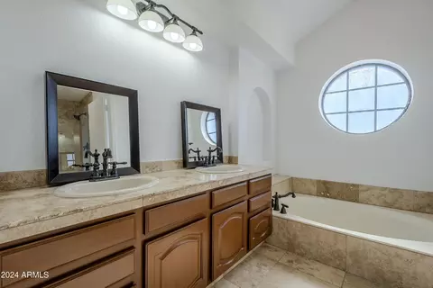 3310 E Longhorn Dr, Phoenix, AZ 85050 photo 21