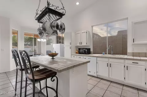 1015 E Mountain Sage Dr, Phoenix, AZ 85048 photo 12