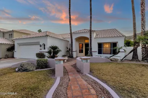 1015 E Mountain Sage Dr, Phoenix, AZ 85048 photo 2