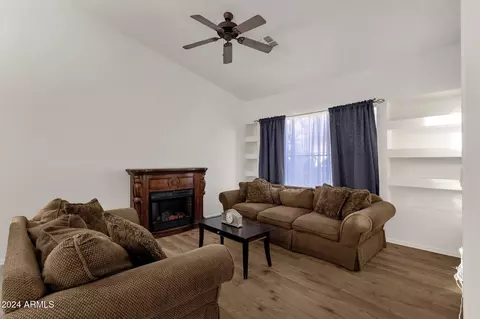 1015 E Mountain Sage Dr, Phoenix, AZ 85048 photo 5