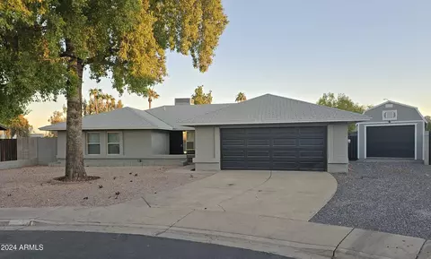 2210 E Granite Cir, Mesa, AZ 85204