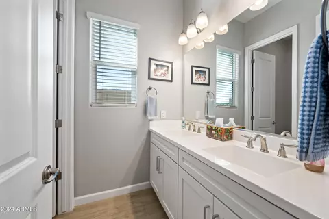 Bath - 2124 E Alameda Rd, Phoenix, AZ 85024 photo 4 of 5