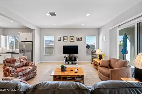 Living - 2124 E Alameda Rd, Phoenix, AZ 85024 photo 2 of 3