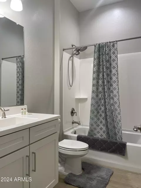 Bath - 2124 E Alameda Rd, Phoenix, AZ 85024 photo 3 of 5