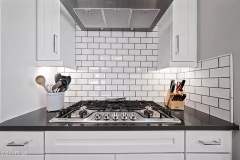 Kitchen - 2124 E Alameda Rd, Phoenix, AZ 85024 photo 6 of 9