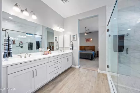 Bath - 2124 E Alameda Rd, Phoenix, AZ 85024 photo 1 of 5