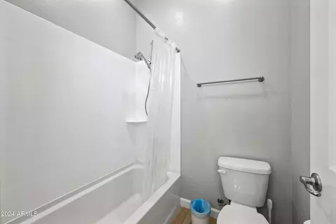 Bath - 2124 E Alameda Rd, Phoenix, AZ 85024 photo 5 of 5