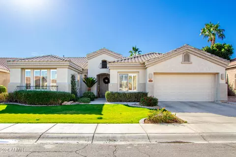 653 W Raven Dr, Chandler, AZ 85286