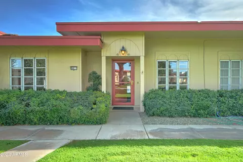 10040 W Royal Oak Rd #D, Sun City, AZ 85351