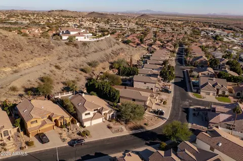 View/Area - 528 E Brookwood Ct, Phoenix, AZ 85048 photo 2 of 8