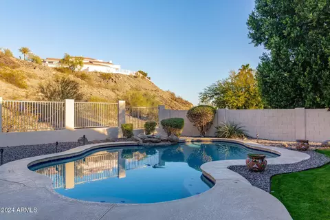 Exterior - 528 E Brookwood Ct, Phoenix, AZ 85048 photo 3 of 15