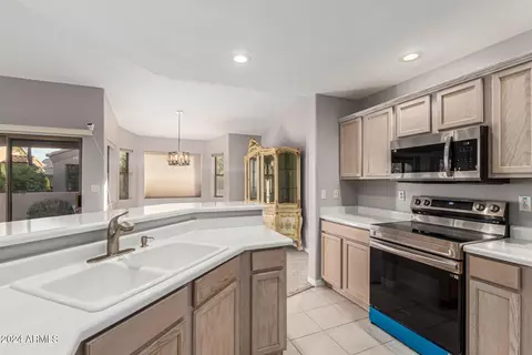 Kitchen - 4202 E Broadway Rd #131, Mesa, AZ 85206 photo 2 of 7