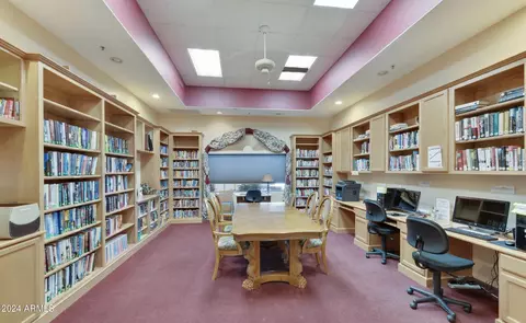 View/Area - 4202 E Broadway Rd #131, Mesa, AZ 85206 photo 3 of 9