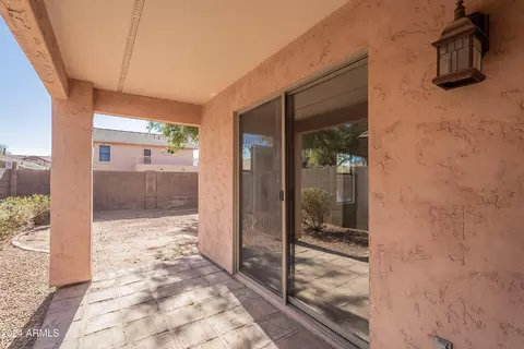 4617 E Abraham Ln, Phoenix, AZ 85050 photo 1
