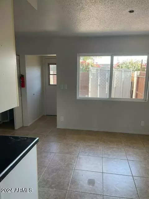 2547 W Berridge Ln #D4, Phoenix, AZ 85017