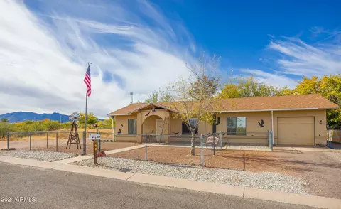 209 N Fairbanks St, Huachuca City, AZ 85616