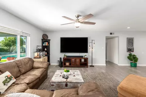 3001 E Windrose Dr, Phoenix, AZ 85032 photo 13