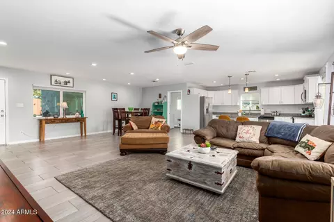 3001 E Windrose Dr, Phoenix, AZ 85032 photo 11