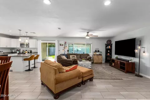 3001 E Windrose Dr, Phoenix, AZ 85032 photo 8