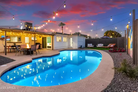 2401 N 37th St, Phoenix, AZ 85008