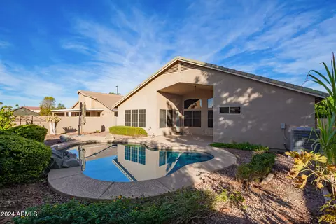 2023 E Willow Wick Rd, Gilbert, AZ 85296 photo 5
