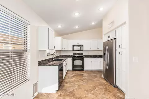 2023 E Willow Wick Rd, Gilbert, AZ 85296 photo 13