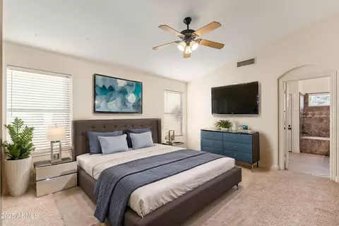 2023 E Willow Wick Rd, Gilbert, AZ 85296 photo 2