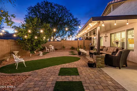 2227 E Morrow Dr, Phoenix, AZ 85024 photo 2