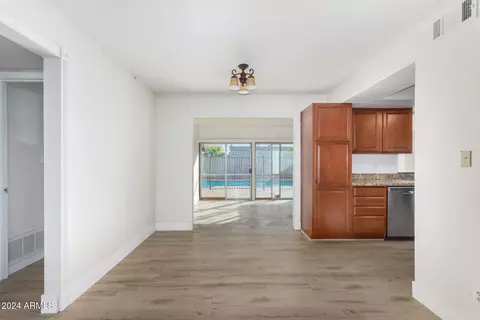 1233 E Campus Dr, Tempe, AZ 85282 photo 9