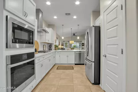 2327 E Runaway Bay Pl, Gilbert, AZ 85298 photo 9