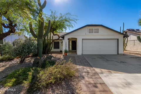 1527 W Mission Dr, Chandler, AZ 85224