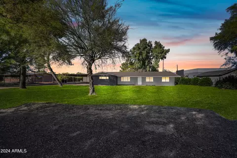 300 E Tremaine Dr, Chandler, AZ 85225