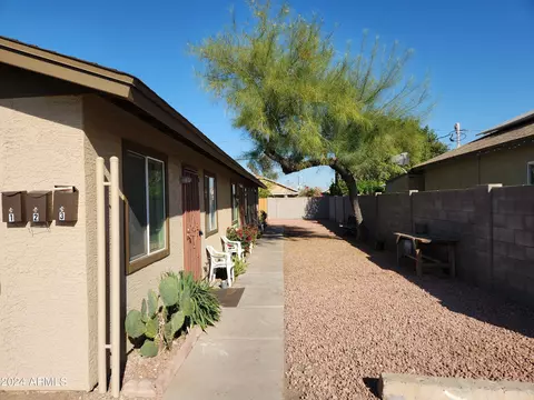 2822 E Mobile Ln, Phoenix, AZ 85040