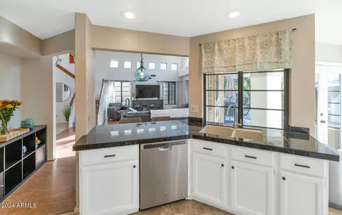 3509 E South Fork Dr, Phoenix, AZ 85044 photo 7
