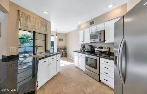 3509 E South Fork Dr, Phoenix, AZ 85044 photo 10