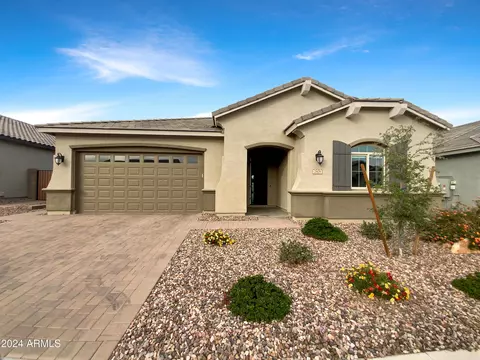2808 W Roosevelt Dr, San Tan Valley, AZ 85142