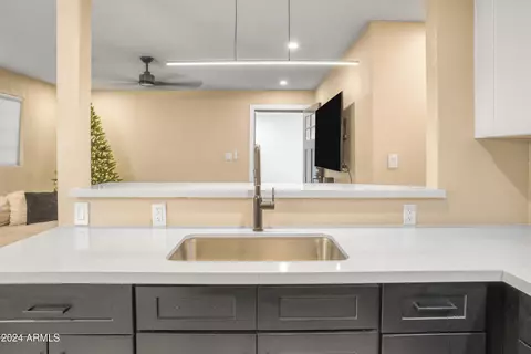 2015 W Chambers St, Phoenix, AZ 85041 photo 11