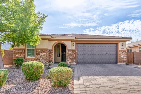 2471 E Hazeltine Way, Gilbert, AZ 85298
