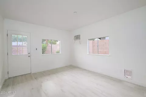 2717 E Cinnabar Ave, Phoenix, AZ 85028 photo 14