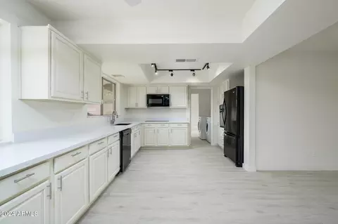 2717 E Cinnabar Ave, Phoenix, AZ 85028 photo 7