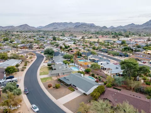 2717 E Cinnabar Ave, Phoenix, AZ 85028 photo 2