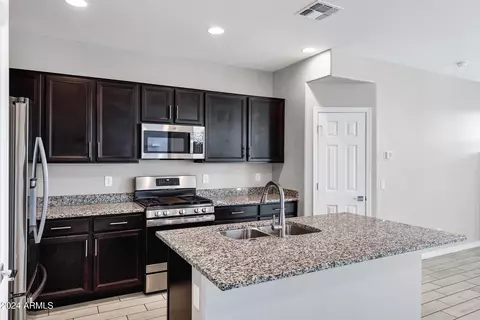 3718 S 58th Dr, Phoenix, AZ 85043 photo 11
