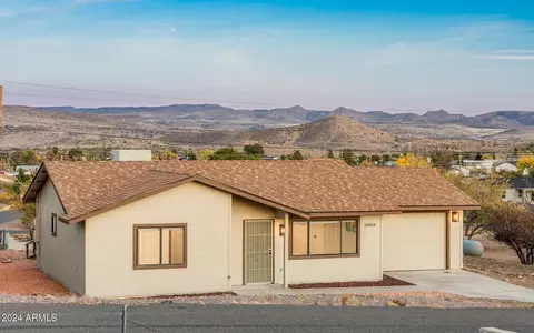 20024 E Hereford Dr, Mayer, AZ 86333